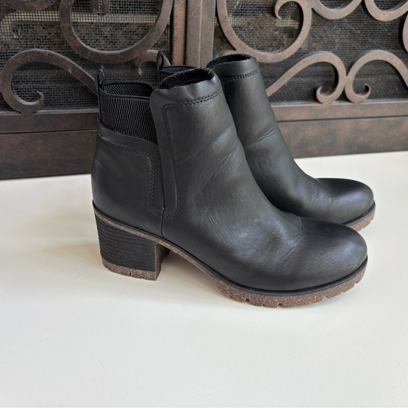 NWOB Korks by Kork-ease Elise Block Ankle Boots Size 9.5 - Picture 1 of 8
